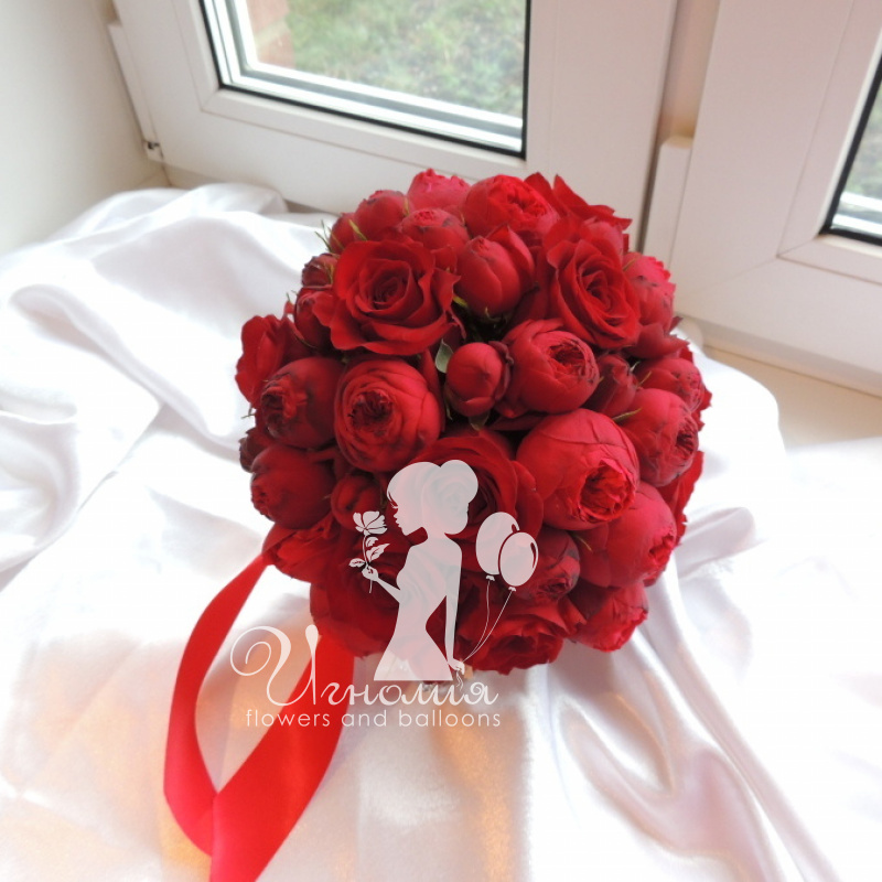 Свадебный букет из пионовидных  роз