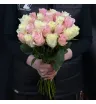 25 белых и розовых роз Кения в букете