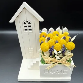 композиция из жёлтой краспедии, лаванды и овса в керамическом кашпо с домиком