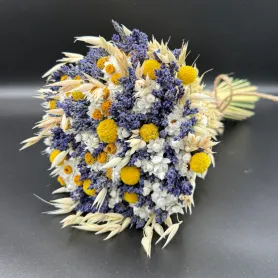 лаванда, краспедия, овёс и белые сухоцветы в натуральном букете