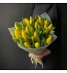 25 жёлтых тюльпанов в букете