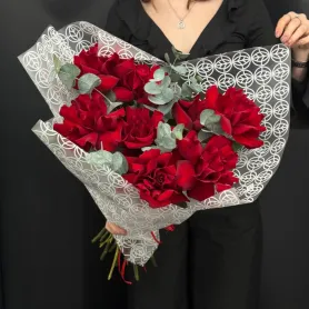 9 красных французских роз &laquo;Мулен Руж&raquo; от интернет-магазина «Игнолия» в Люберцах