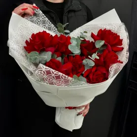 9 красных французских роз &laquo;Особое отношение &raquo; от интернет-магазина «Игнолия» в Люберцах