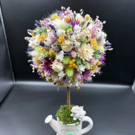 топиарий из сухоцветов с лавандой, лагурусом и сухими цветами в декоративной лейке