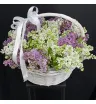композиция из ландышей и сирени в корзине