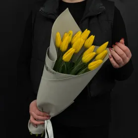 15 жёлтых тюльпанов &laquo;Солнечный импульс&raquo; от интернет-магазина «Игнолия» в Люберцах