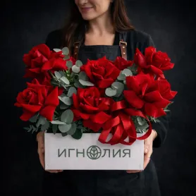 Композиция из красных французских роз &laquo;Громкое признание&raquo; от интернет-магазина «Игнолия» в Люберцах