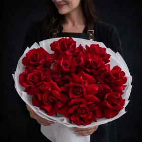 11 красных французских роз &laquo;На пике чувств&raquo; от интернет-магазина «Игнолия» в Люберцах