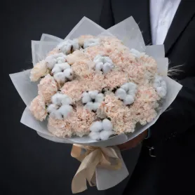 персиковые гвоздики с хлопком