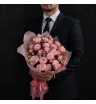 11 розовых кустовых пионовидных роз &laquo;Пудровое прикосновение&raquo;