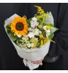 букет из желтого подсолнуха с краспедией и белой хризантемой с солидаго