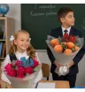 школьники с букетами из роз на 1 сентября