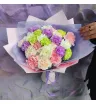 Диантусы в букете «Нежная палитра»