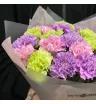 букет из 25 розовых,сиреневых и салатовых гвоздик.