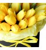 Жёлтые тюльпаны в шляпной коробке &laquo;Гранд&raquo; 1