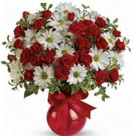Сборный букет из роз и хризантем «Красота любви» от интернет-магазина «Игнолия» в Люберцах