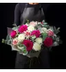 Букет из белых,розовых и малиновых роз с гипсофилой и эвкалиптом.
