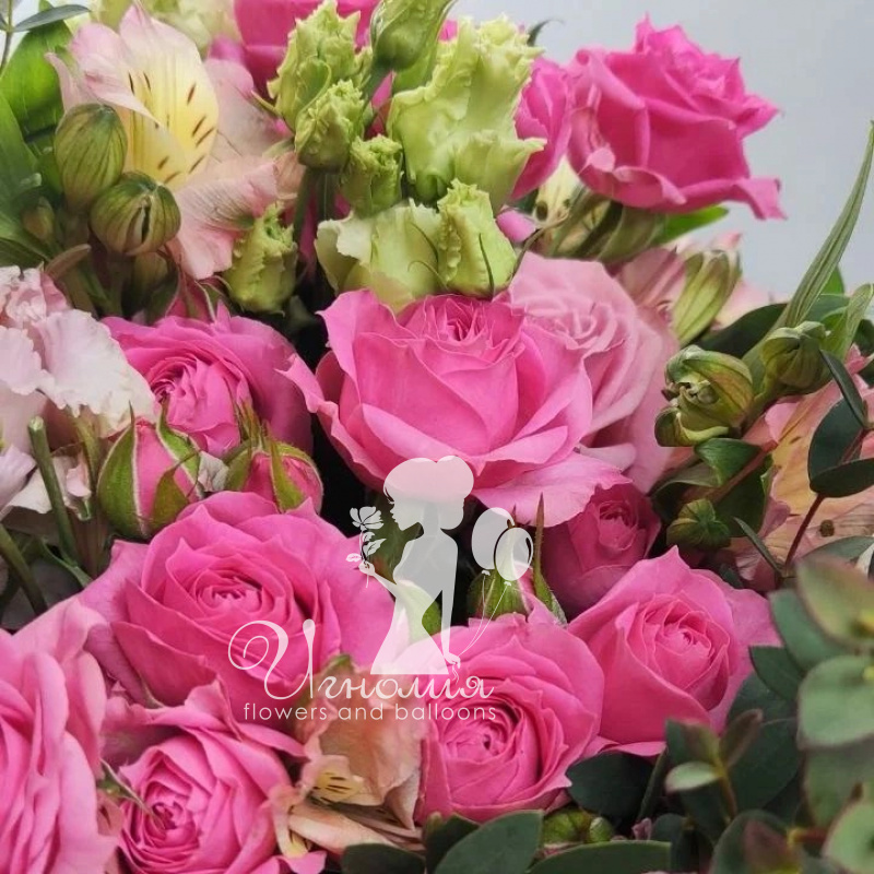 Изысканный букет из роз , лизиантуса и альстромерии &laquo;Маэстро&raquo; 1