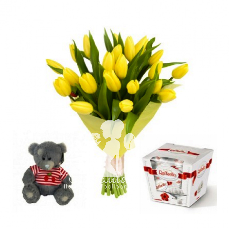 Букет тюльпанов и милый подарок