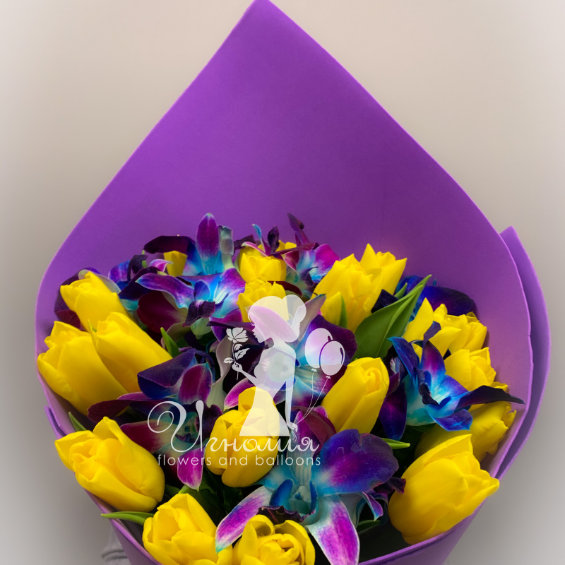 Букет жёлтых тюльпанов и орхидей 1